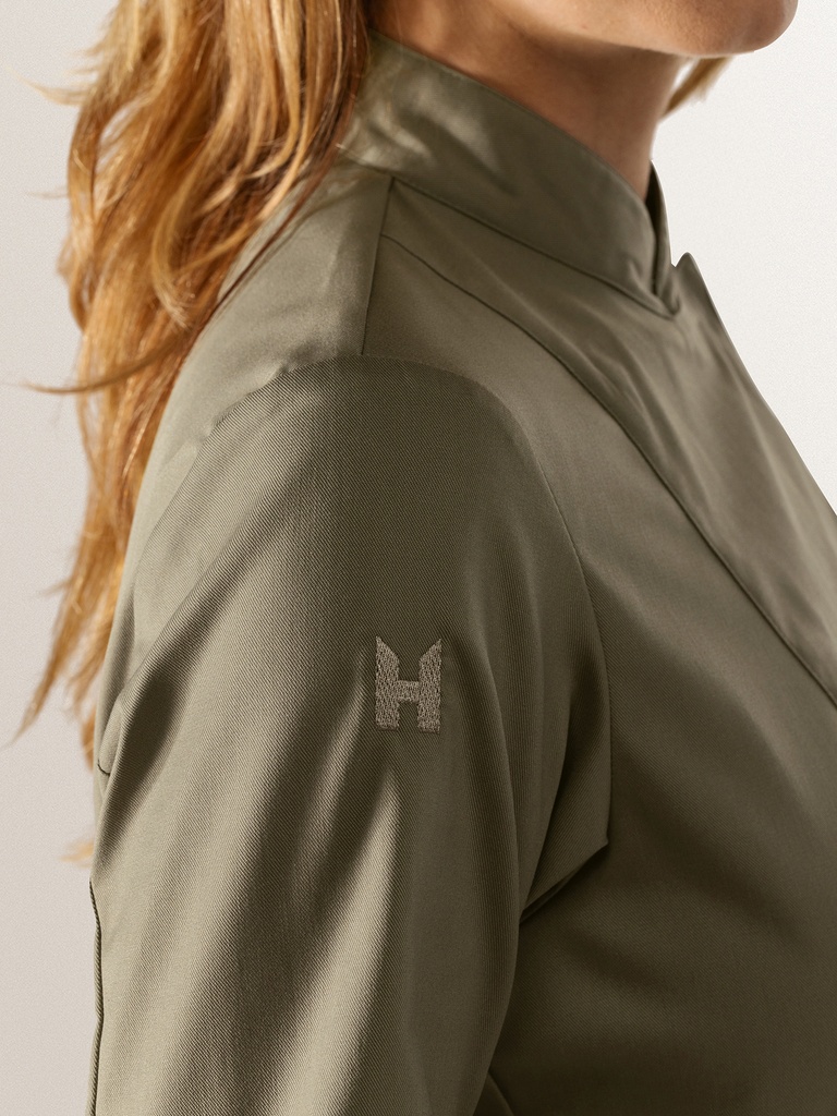 101154069_8-detail.jpg
